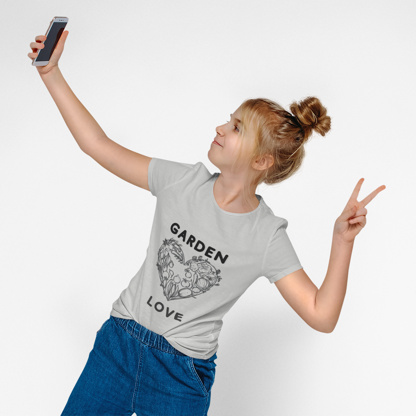 Garden Love | Botanical Heart Minimalist T-Shirt